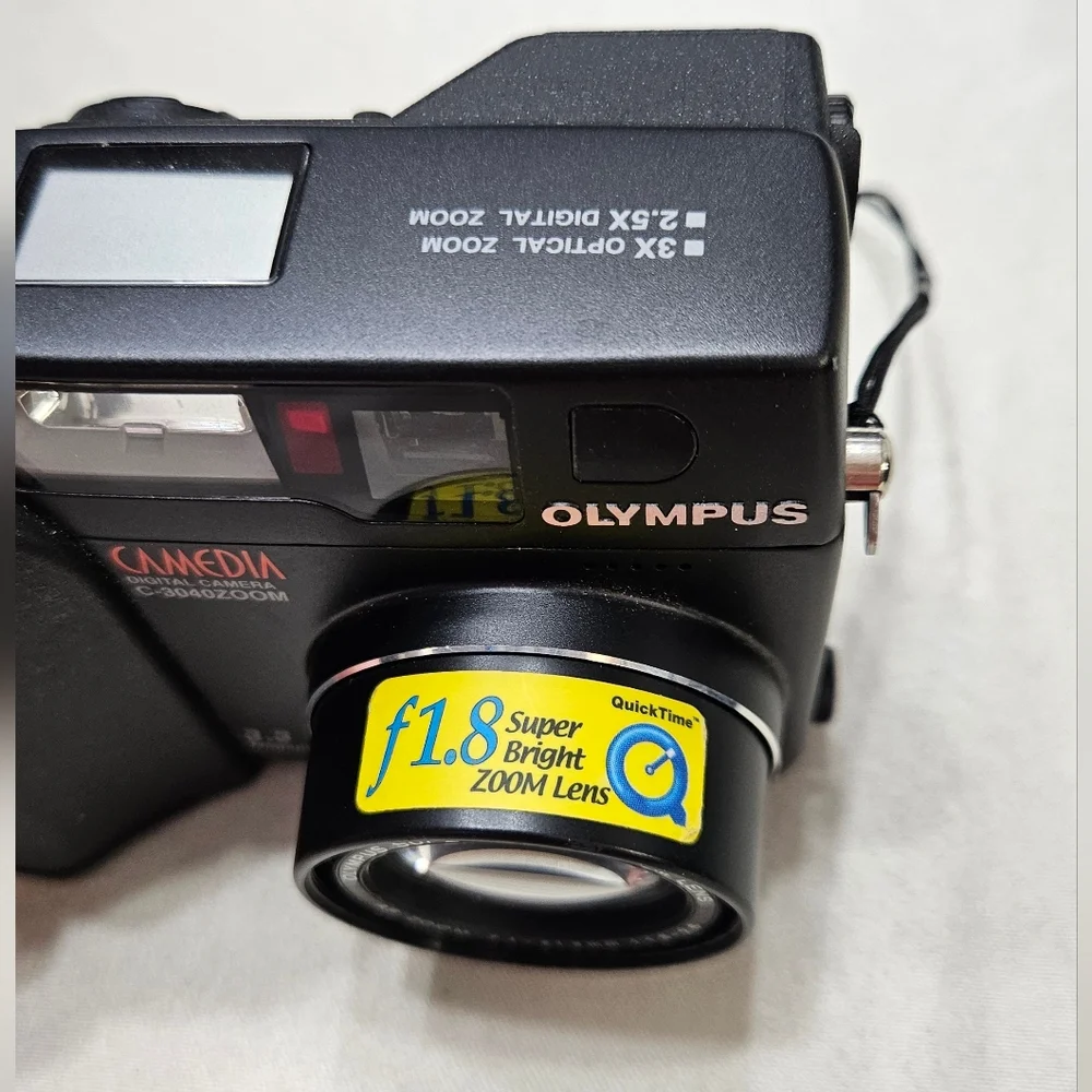 Olympus Camedia C-3040 Zoom Black Digital Camera